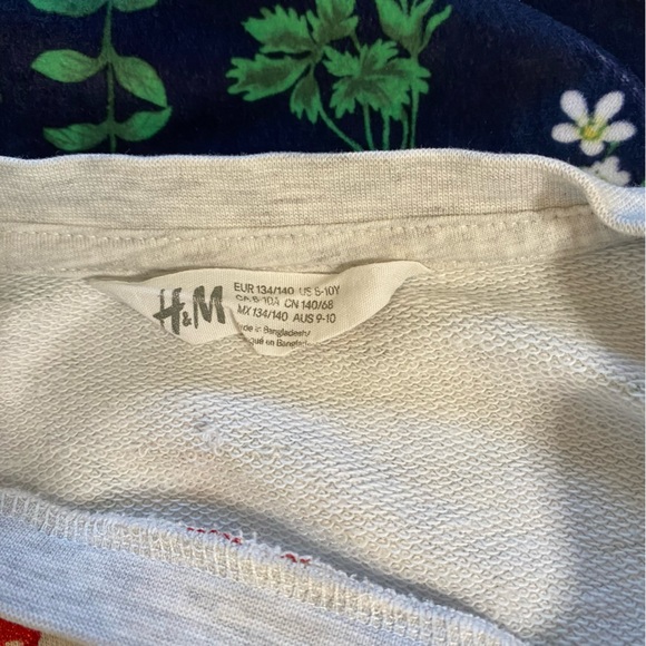 H&M set of 2 girls size 8-10 sweatshirts - Picture 4 of 7